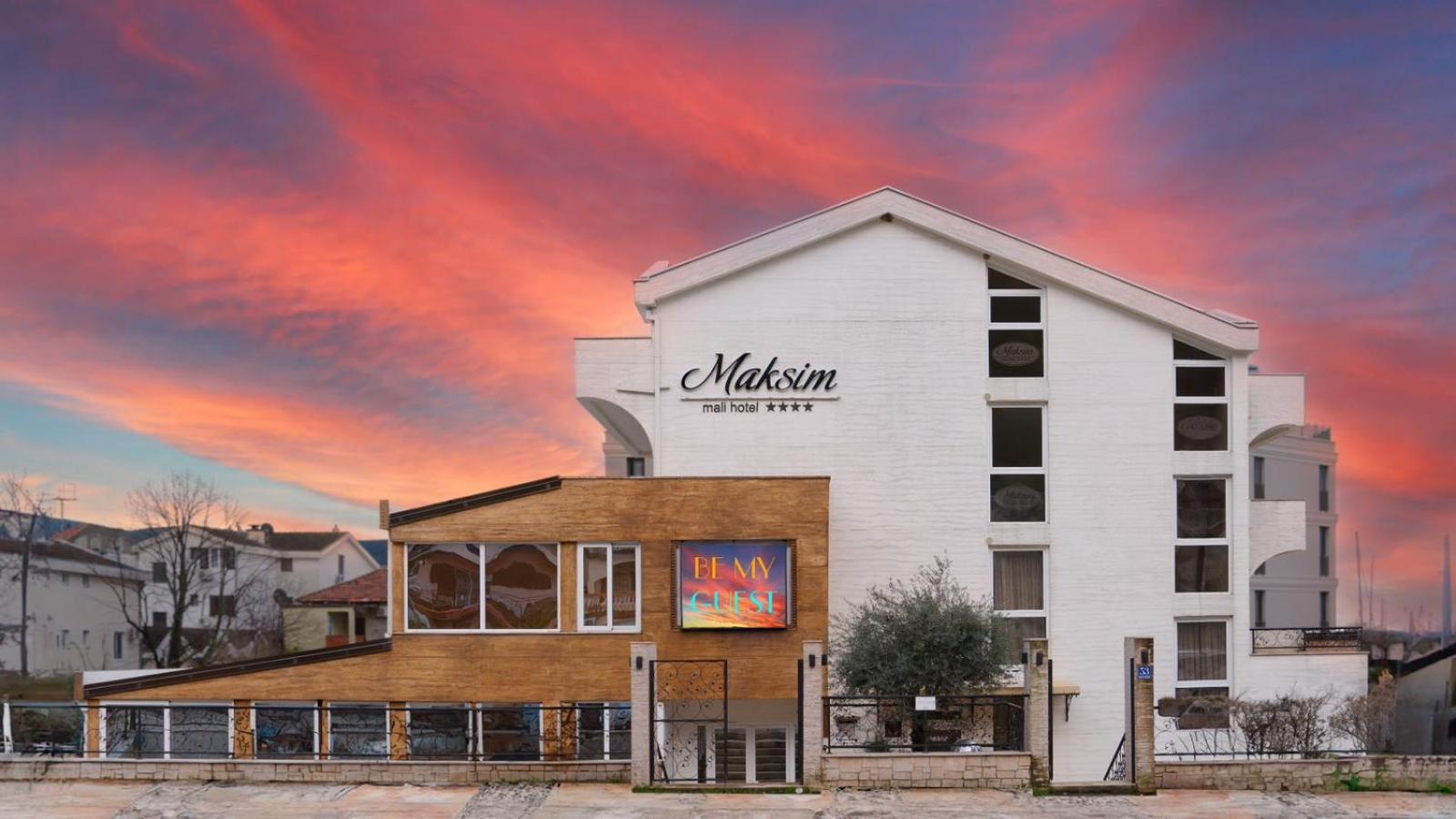 הרצג-נובי Hotel Maksim מראה חיצוני תמונה