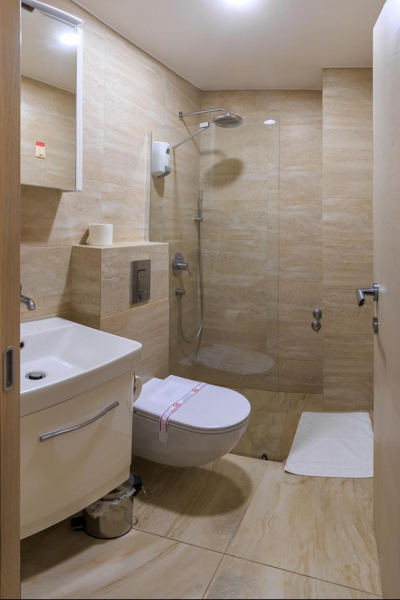 הרצג-נובי Hotel Maksim מראה חיצוני תמונה