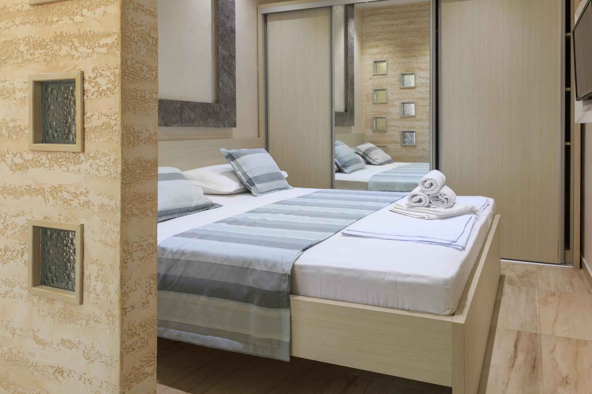 הרצג-נובי Hotel Maksim מראה חיצוני תמונה