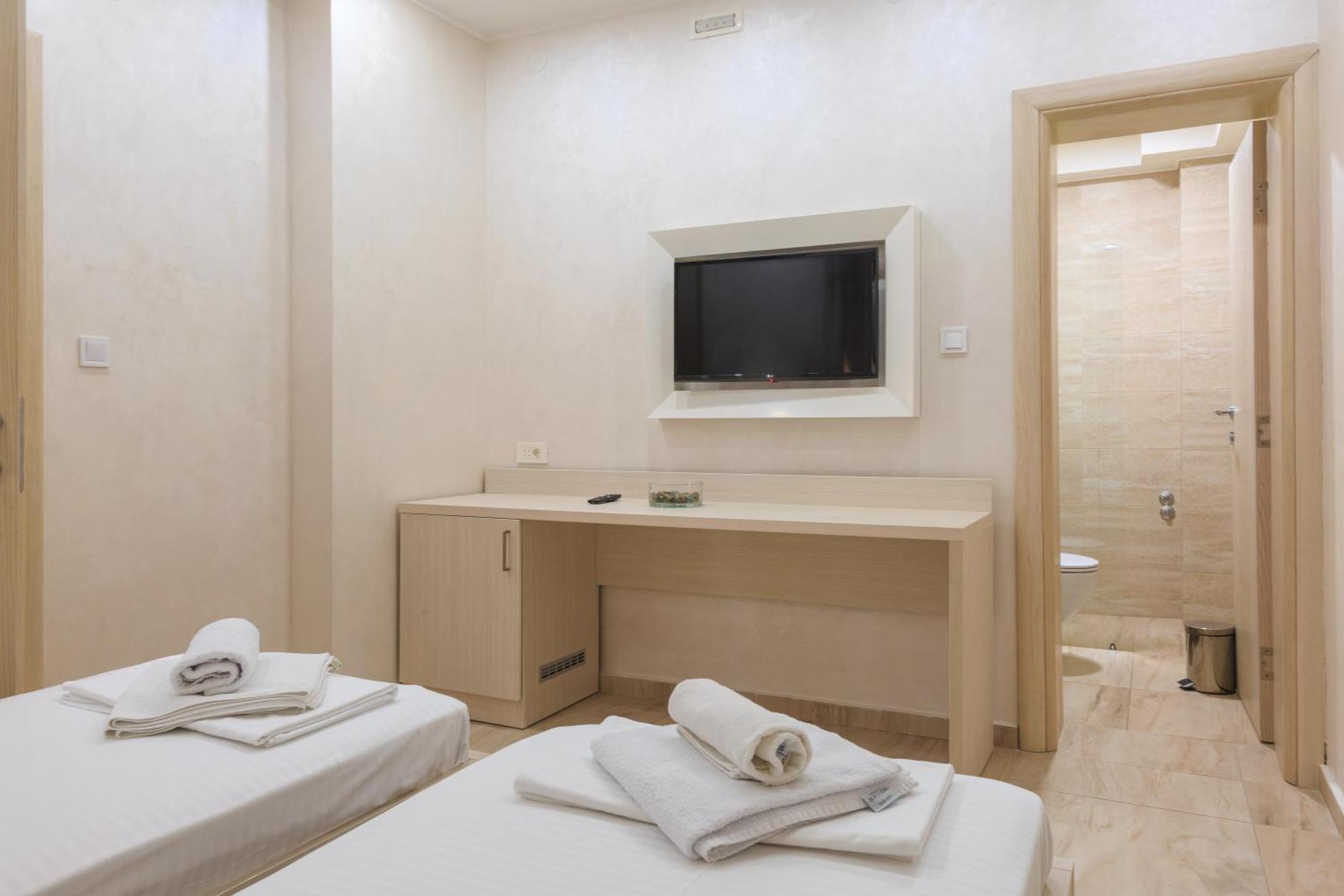 הרצג-נובי Hotel Maksim מראה חיצוני תמונה