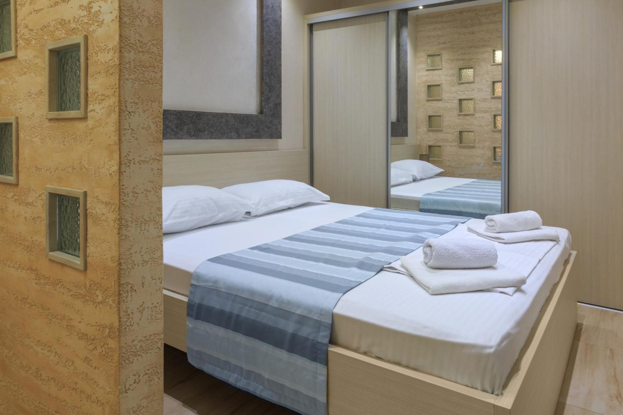 הרצג-נובי Hotel Maksim מראה חיצוני תמונה