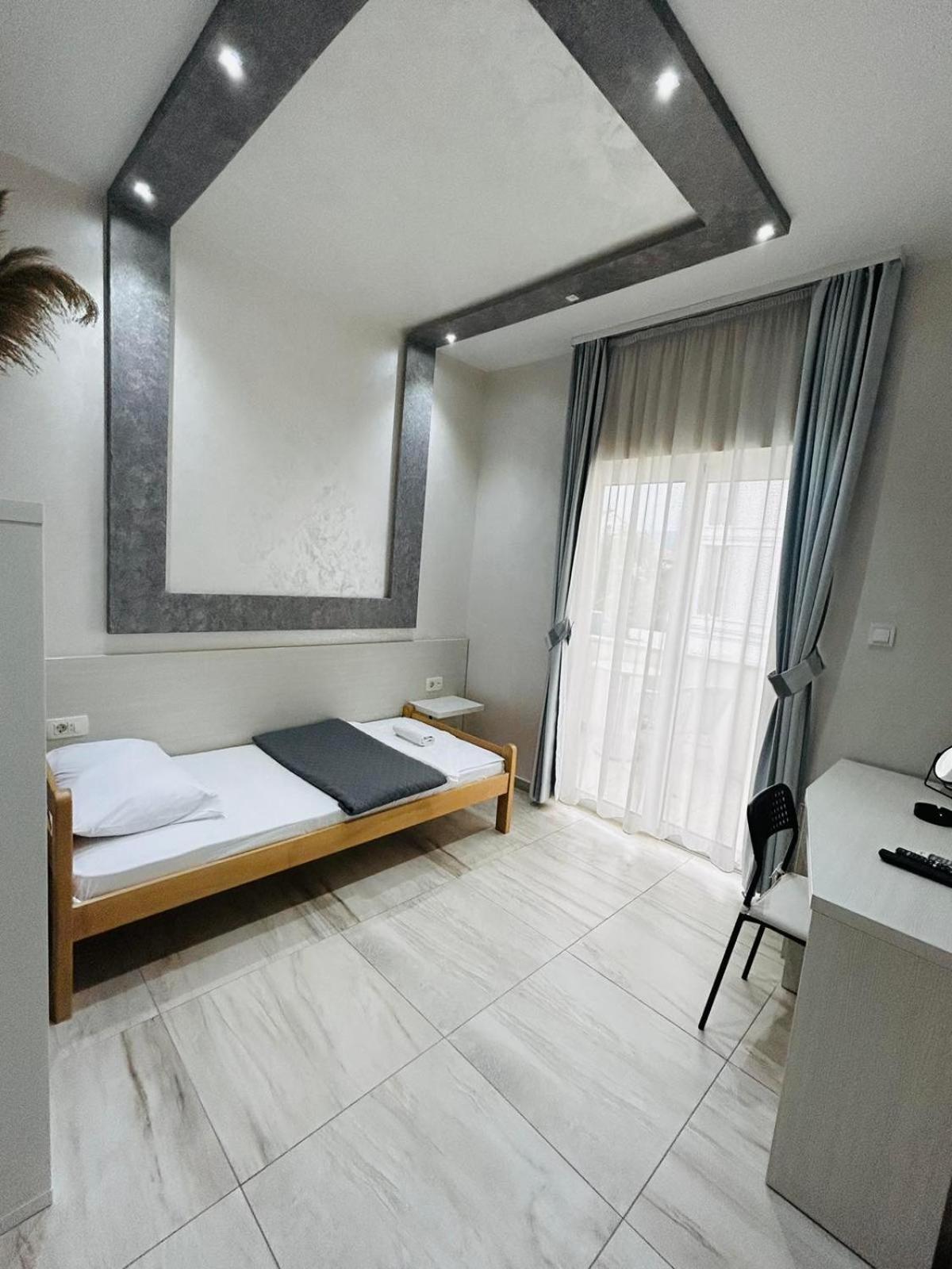 הרצג-נובי Hotel Maksim מראה חיצוני תמונה